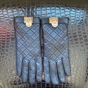 Michael Kors quilted leather gloves